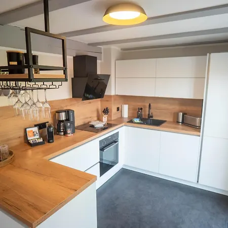 Schlossberg Mit Infrarot-kabine Und Stellplatz Nyaraló Quedlinburg