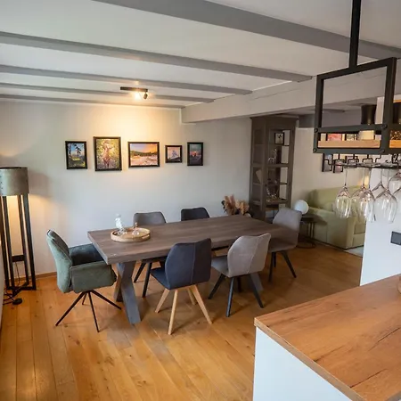 Nyaraló Schlossberg Mit Infrarot-kabine Und Stellplatz