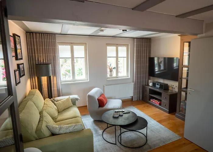 Schlossberg Mit Infrarot-kabine Und Stellplatz Nyaraló *