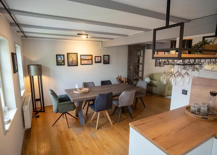 Nyaraló Schlossberg Mit Infrarot-kabine Und Stellplatz